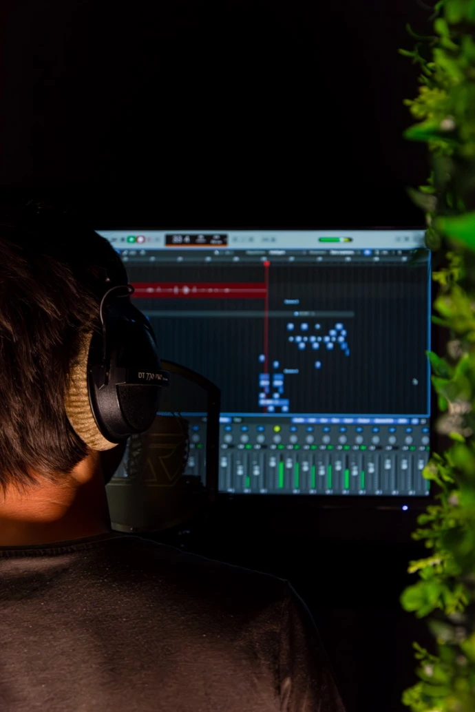 Session Doublage - Artiste en cabine - HMMD Studio